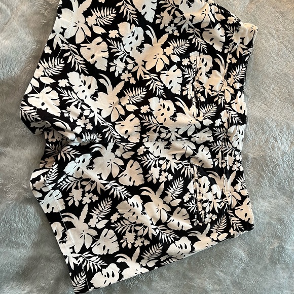 Black and white four packet shorts. - Picture 5 of 5